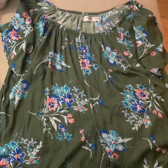 Terra & Sky Tops - Floral shirt